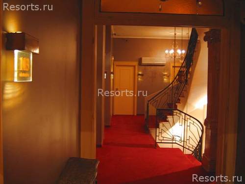 Delphi Art Hotel 9